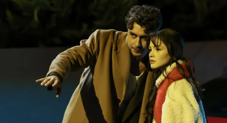 La collaborazione di Derya Pınar Ak e Onur Seyit Yaran nella serie TV Yan Oda scuoterà i social media!