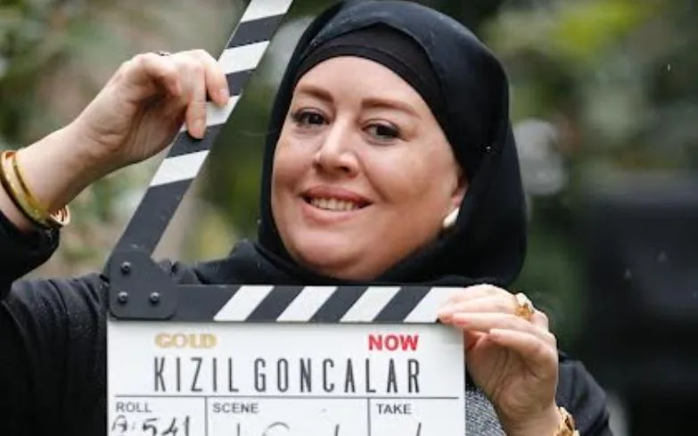 La serie Kızıl Goncalar è diventata ancora più forte con la partecipazione di Melisa Doğu!