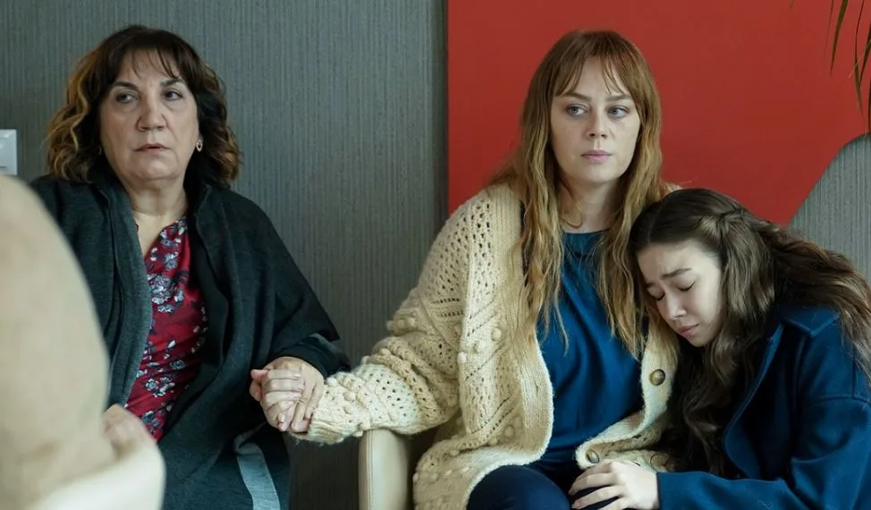 La coppia Füsun Demirel e Demet Evgar sembra una vera madre e figlia!