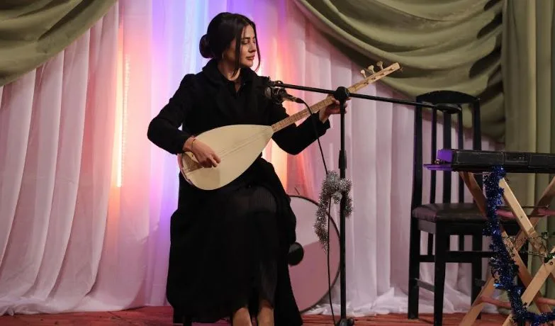 Le canzoni popolari che canta nella serie Gönül Dağı potrebbero aprire una nuova porta alla carriera per Hazal Çağlar!