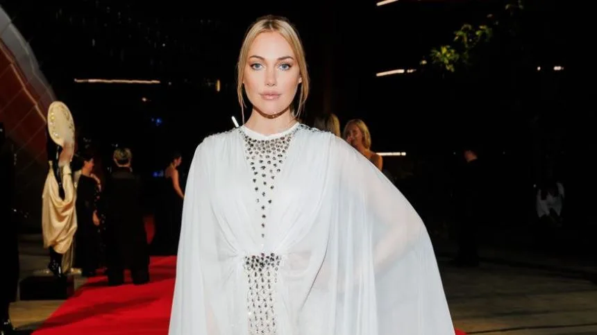 Anche Meryem Uzerli si è mostrata all’evento a cui hanno partecipato donne famose!