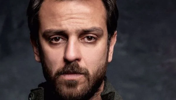 Chi è Erkan Kolçak Köstendil? Dove è nato – Altezza – Età – Serie – Famiglia