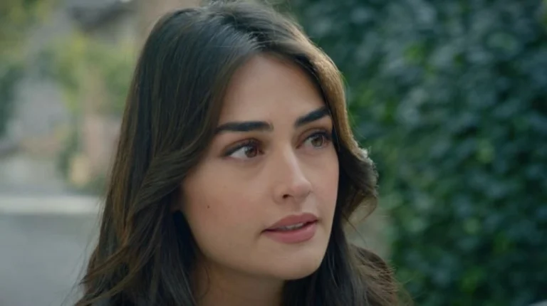 Chi è Esra Bilgiç? Origini, altezza, età, serie TV e famiglia