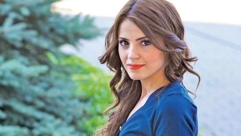 Ezgi Eyüboğlu: Chi è? Origini – Altezza – Età – Serie TV – Famiglia