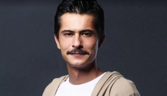 Chi è İsmail Hacıoğlu? Origine – Altezza – Età – Serie TV – Famiglia