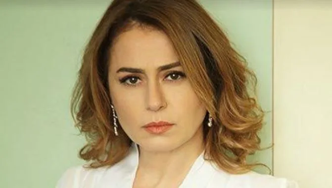 Nazan Kesal Chi è? Dove è Nata – Altezza – Età – Serie TV – Famiglia