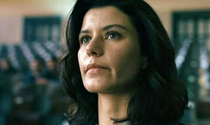 Beren Saat: Chi è? Dove è nata? – Altezza – Età – Serie TV – Famiglia
