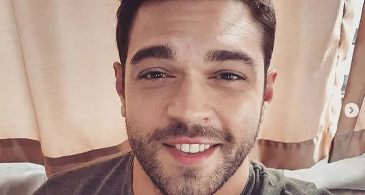 Furkan Andıç Chi è? Dove è nato – Altezza – Età – Serie TV – Famiglia