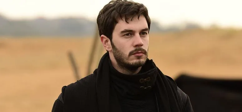 Chi è İsmail Ege Şaşmaz? Dove è nato – Altezza – Età – Serie TV – Famiglia