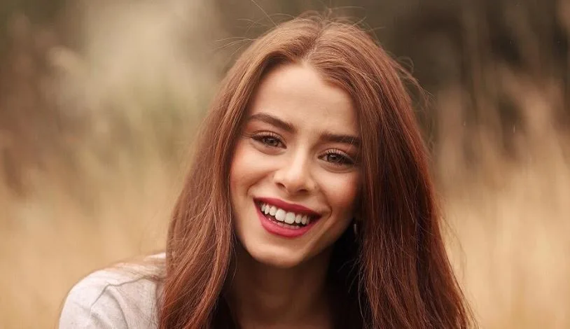 Chi è İlayda Alişan? Origini – Altezza – Età – Serie TV – Famiglia