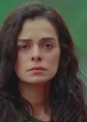 Özge Özpirinçci